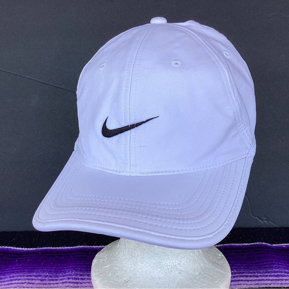 Nike golf adjustable lightweight hat featherlight
